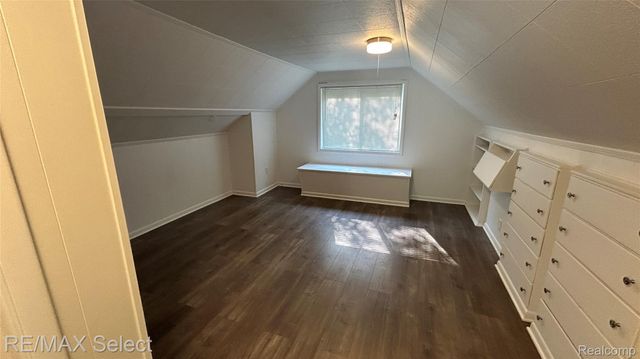 1902 Crestbrook Lane, Flint, MI 48507