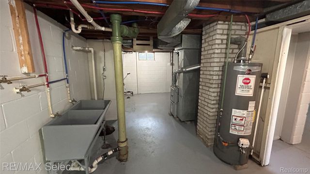 1902 Crestbrook Lane, Flint, MI 48507