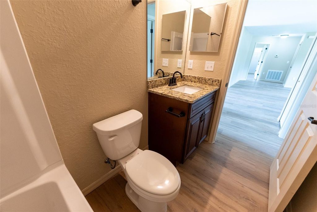 Image 40 of property listing at 5131 NW 61ST COURT, Ocala, FL 34482