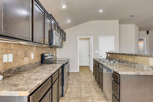 8740 Rainbow Dr, Odessa, TX 79765