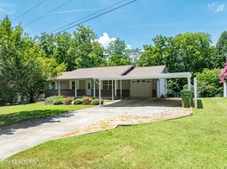 2013 Wayne Circle, Maryville, TN 37804