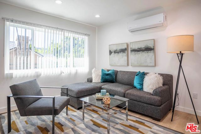 6244 De Longpre Avenue 10, Los Angeles, CA 90028