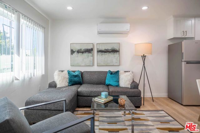 6244 De Longpre Avenue 10, Los Angeles, CA 90028