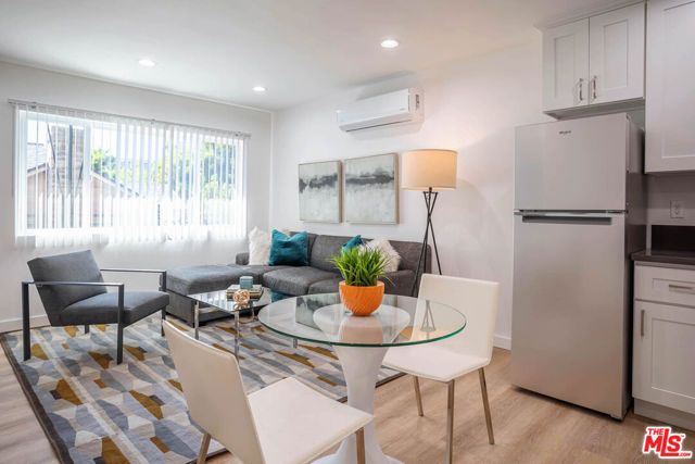 6244 De Longpre Avenue 10, Los Angeles, CA 90028