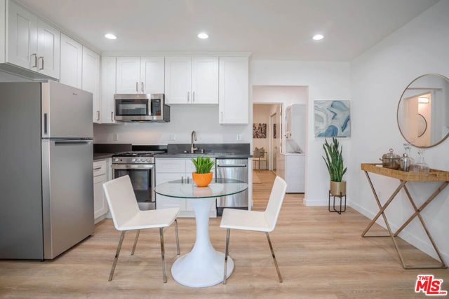 6244 De Longpre Avenue 10, Los Angeles, CA 90028