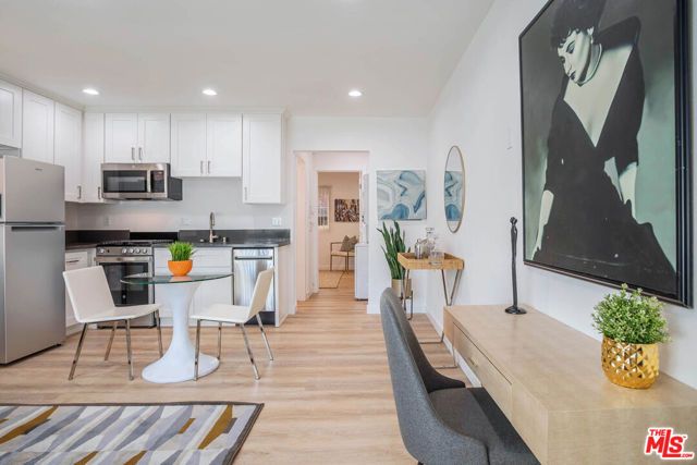 6244 De Longpre Avenue 10, Los Angeles, CA 90028