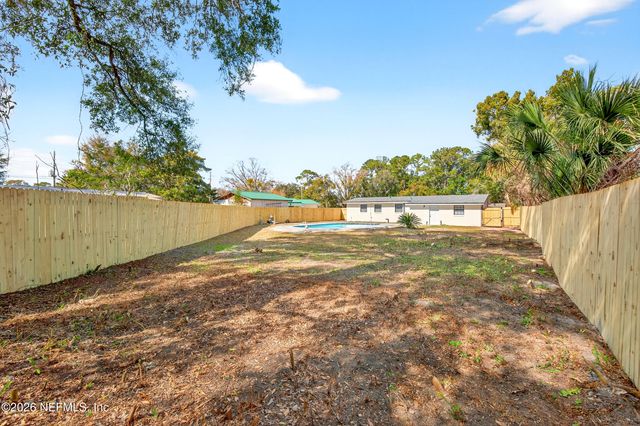 7944 GUERAD Drive N, Jacksonville, FL 32210