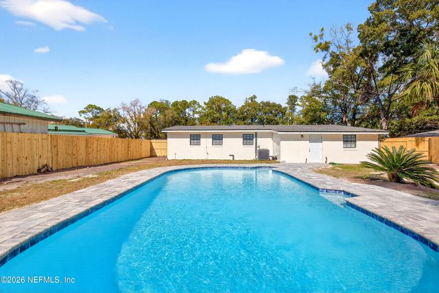 7944 GUERAD Drive N, Jacksonville, FL 32210