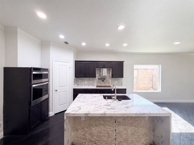 625 River Rock Drive, Azle, TX 76020