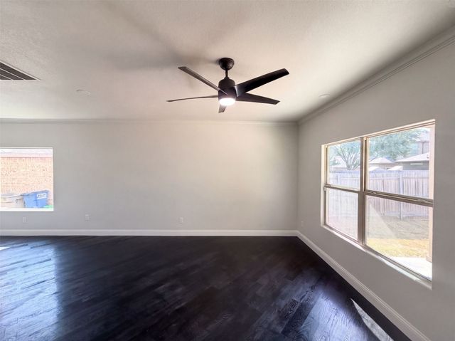 625 River Rock Drive, Azle, TX 76020