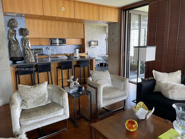 520 Brickell Key Dr A1216, Miami, FL 33131