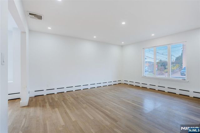 100 Harwood Terrace, Palisades Park, NJ 07650