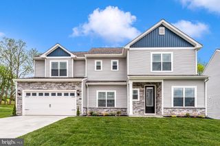 512 ABIGAIL AVE, Waynesboro, PA 17268