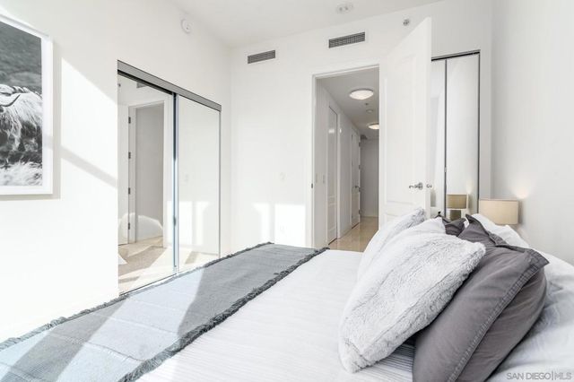 550 Front St. 1808, San Diego, CA 92101