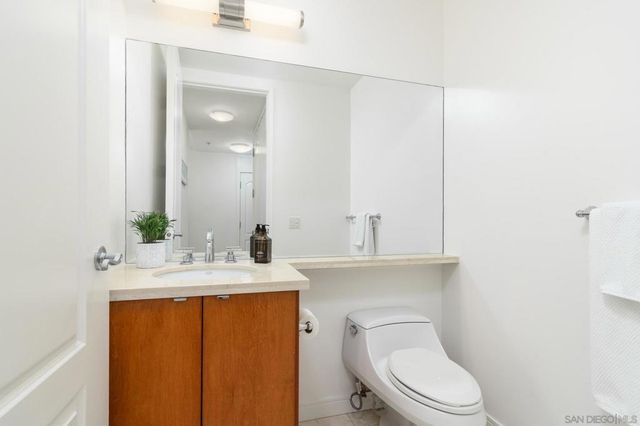 550 Front St. 1808, San Diego, CA 92101