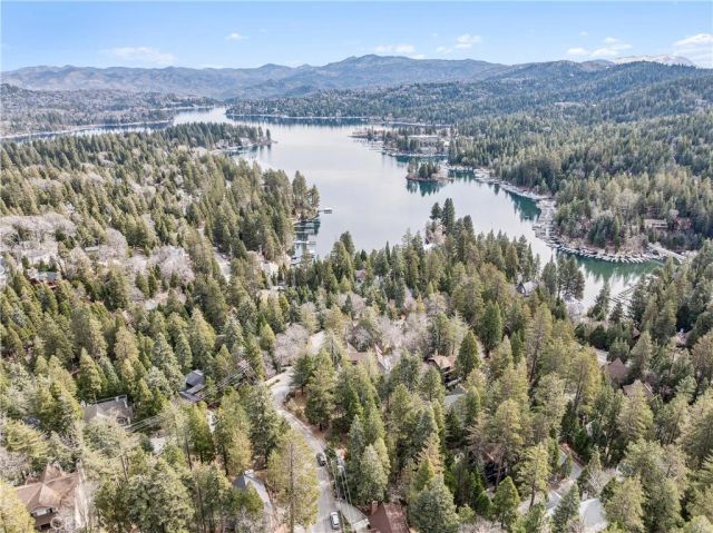 200 Birchwood, Lake Arrowhead, CA 92352