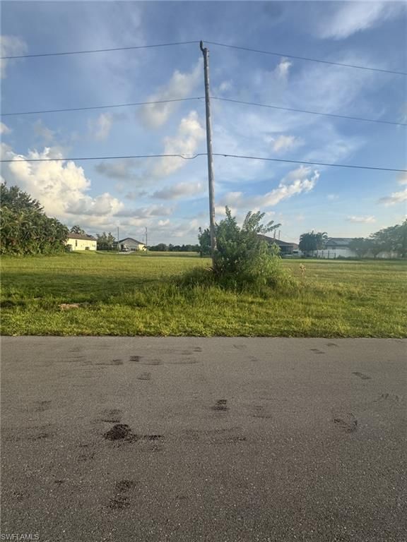 Image 9 of property listing at 2724 NW 11th ST, Cape Coral, FL 33993