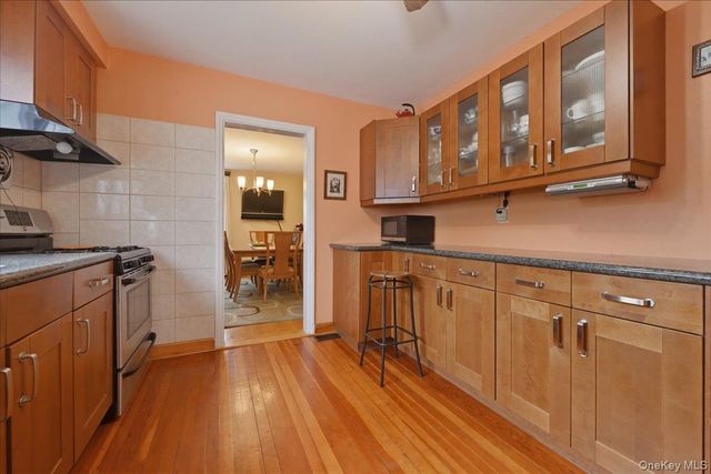 53 Edgeworth Street, Valley Stream, NY 11581
