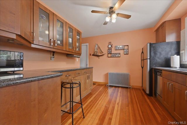 53 Edgeworth Street, Valley Stream, NY 11581