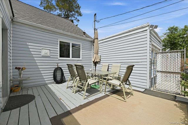 53 Edgeworth Street, Valley Stream, NY 11581