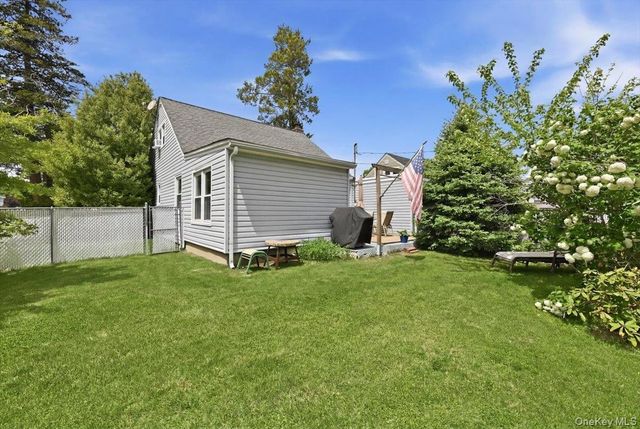 53 Edgeworth Street, Valley Stream, NY 11581