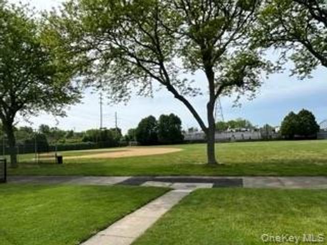53 Edgeworth Street, Valley Stream, NY 11581