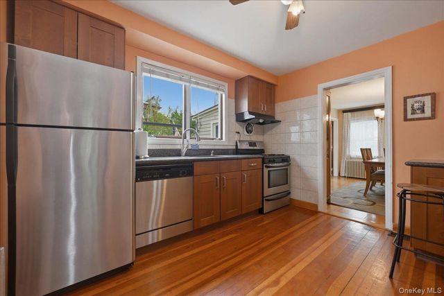 53 Edgeworth Street, Valley Stream, NY 11581