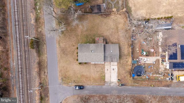 3 BIRCH AVE, Berlin, NJ 08009