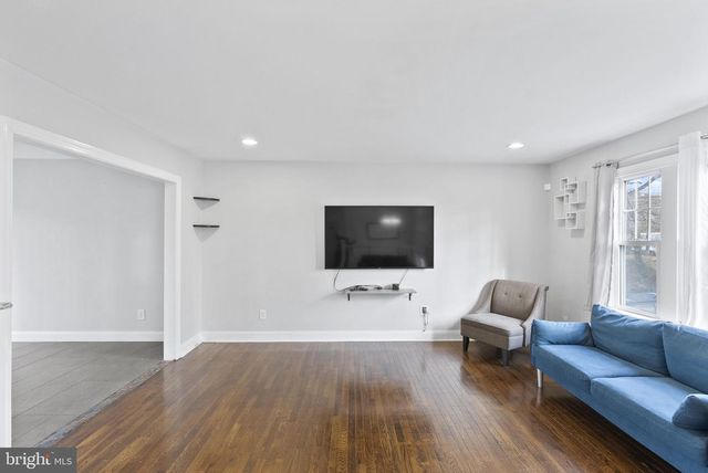 3 BIRCH AVE, Berlin, NJ 08009