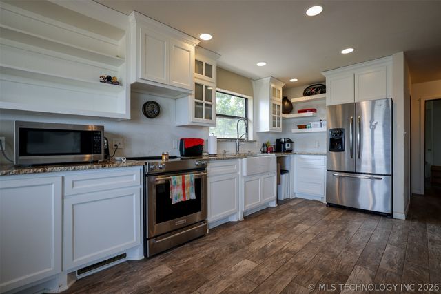 1424 S 262nd West Avenue, Sand Springs, OK 74063