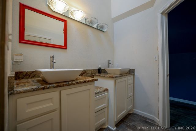 1424 S 262nd West Avenue, Sand Springs, OK 74063