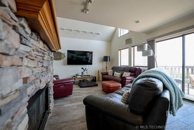 1424 S 262nd West Avenue, Sand Springs, OK 74063