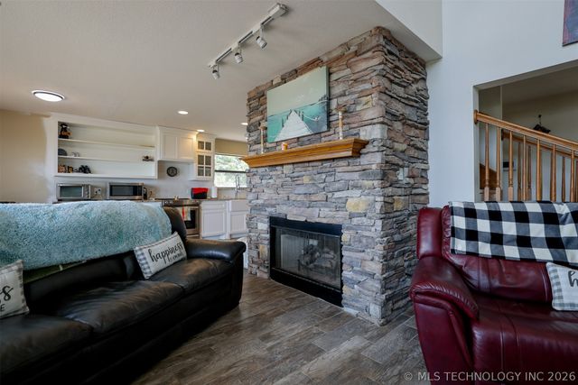 1424 S 262nd West Avenue, Sand Springs, OK 74063