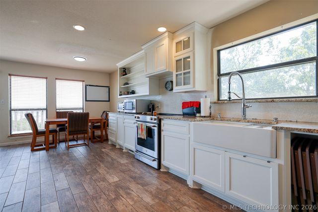 1424 S 262nd West Avenue, Sand Springs, OK 74063