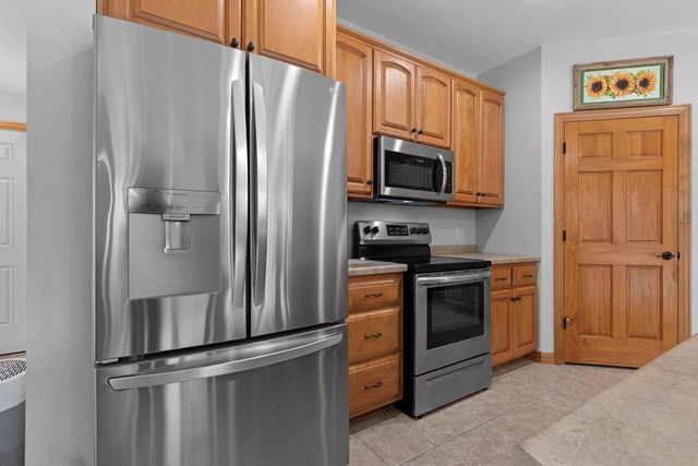 1124 HEYERDAHL HEIGHTS, Hobart, WI 54155