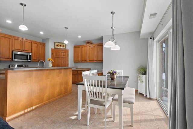 1124 HEYERDAHL HEIGHTS, Hobart, WI 54155