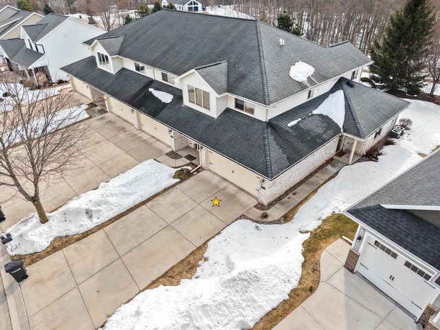 1124 HEYERDAHL HEIGHTS, Hobart, WI 54155