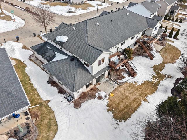 1124 HEYERDAHL HEIGHTS, Hobart, WI 54155