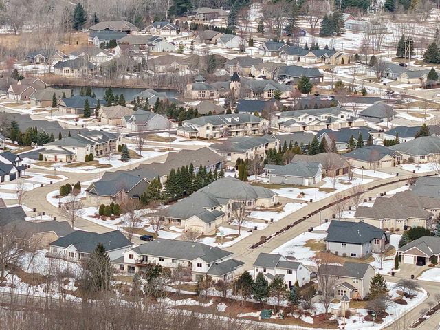 1124 HEYERDAHL HEIGHTS, Hobart, WI 54155