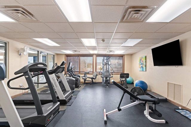 1124 HEYERDAHL HEIGHTS, Hobart, WI 54155