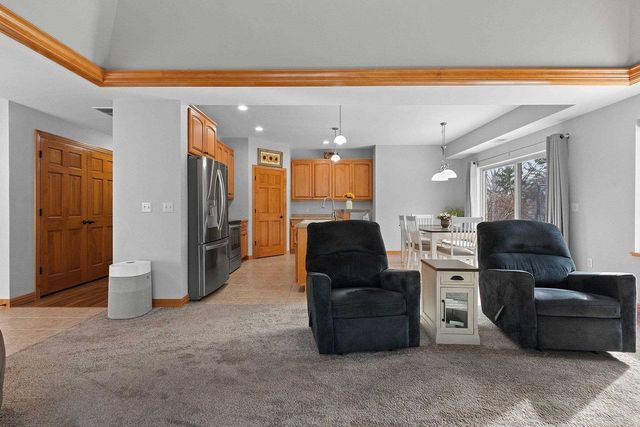 1124 HEYERDAHL HEIGHTS, Hobart, WI 54155