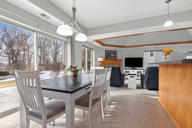 1124 HEYERDAHL HEIGHTS, Hobart, WI 54155