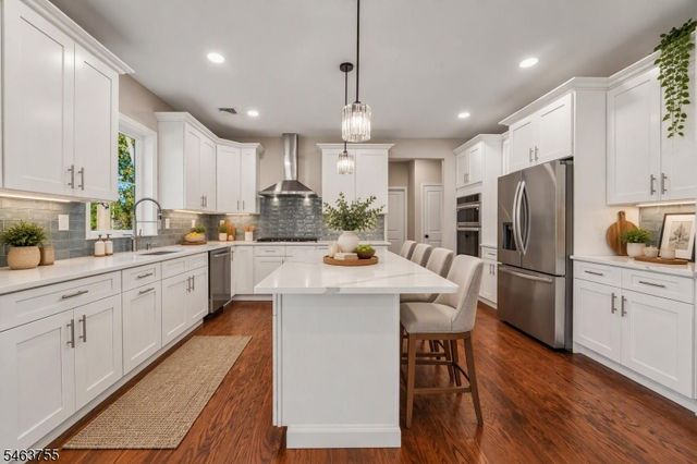 6 Chamberlain Ln, Mount Olive Twp., NJ 07828