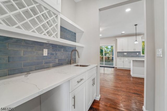 6 Chamberlain Ln, Mount Olive Twp., NJ 07828