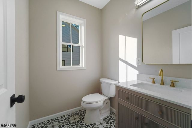 6 Chamberlain Ln, Mount Olive Twp., NJ 07828
