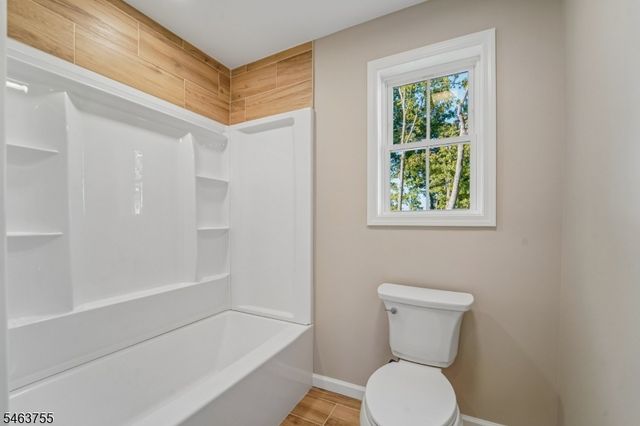 6 Chamberlain Ln, Mount Olive Twp., NJ 07828