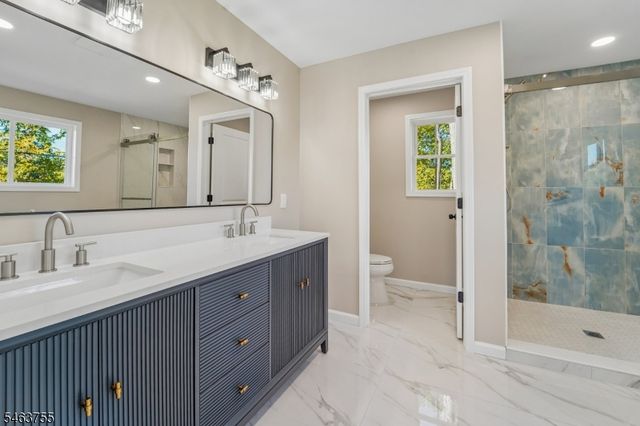 6 Chamberlain Ln, Mount Olive Twp., NJ 07828