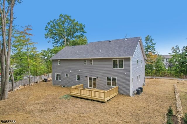 6 Chamberlain Ln, Mount Olive Twp., NJ 07828