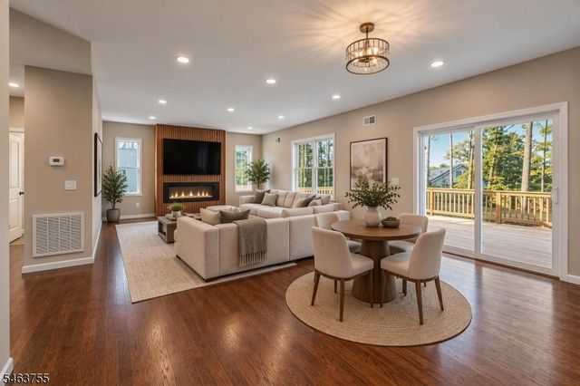 6 Chamberlain Ln, Mount Olive Twp., NJ 07828