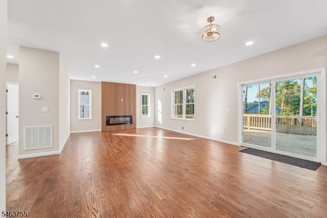 6 Chamberlain Ln, Mount Olive Twp., NJ 07828